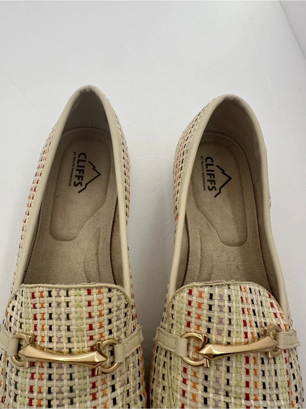 Cliffs by WHITE MOUNTAIN Beige Woven Loafers with Gold Bit Size 7.5M